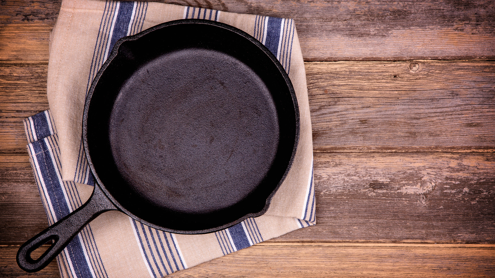 https://www.tastingtable.com/1571405/why-cast-iron-pan-sticky-how-to-clean/