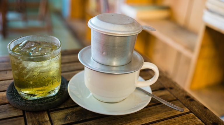 Vietnamese iced tea brewing