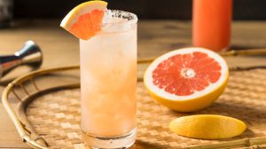 paloma cocktail with grapefruit